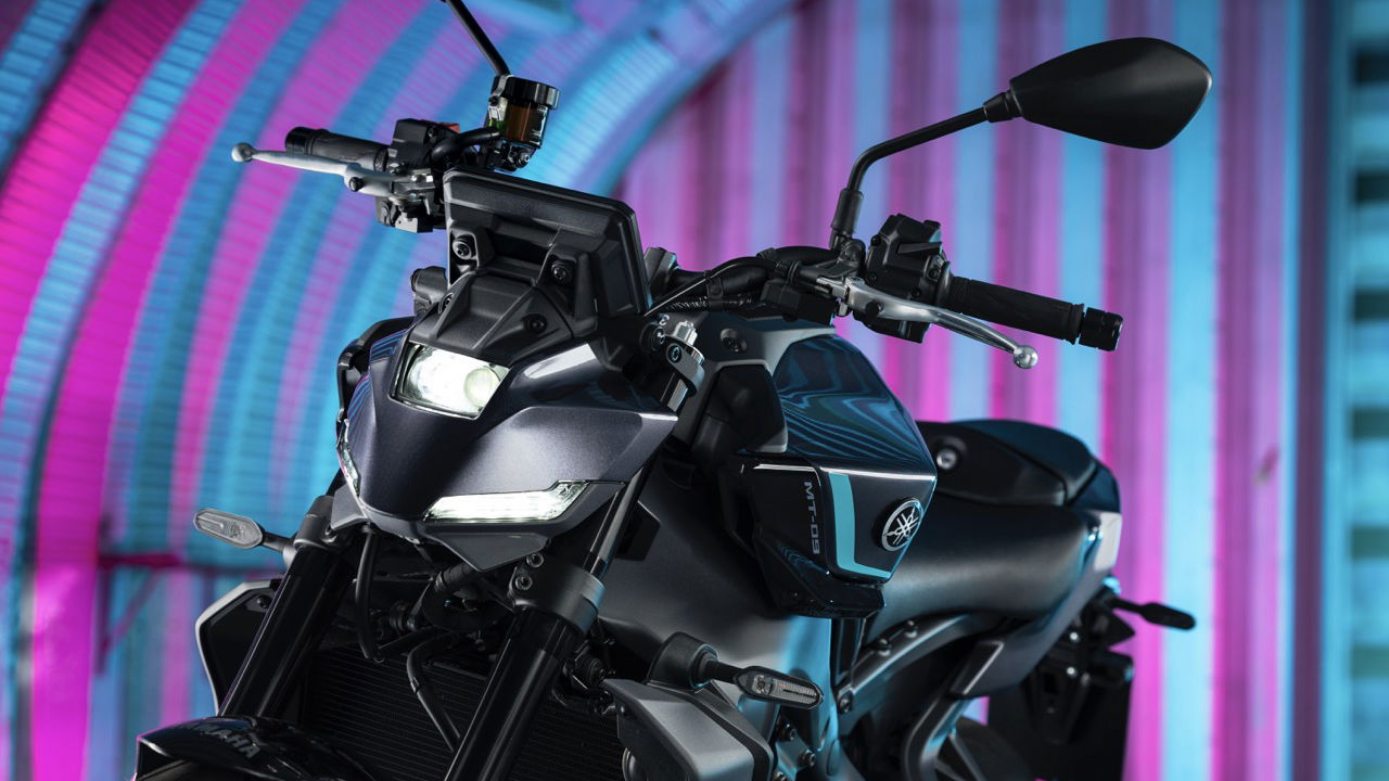 The headlight of the 2024 MT-09